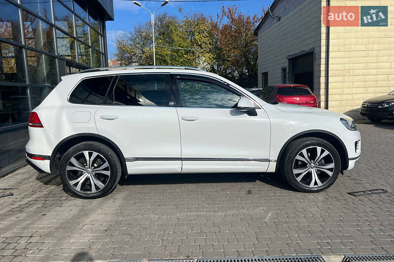 Позашляховик / Кросовер Volkswagen Touareg 2016 в Івано-Франківську