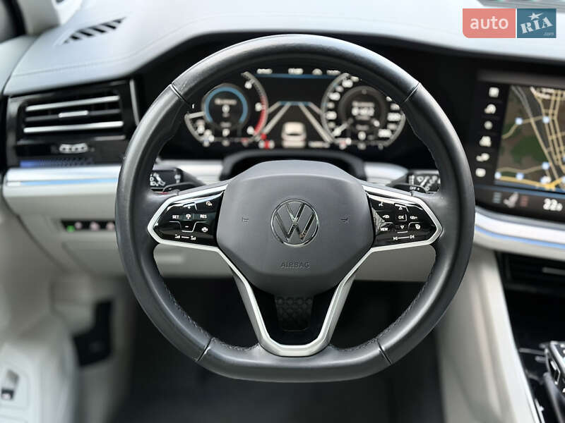 Позашляховик / Кросовер Volkswagen Touareg 2021 в Києві фото 23 Позашляховик / Кросовер Volkswagen Touareg 2021 в Києві