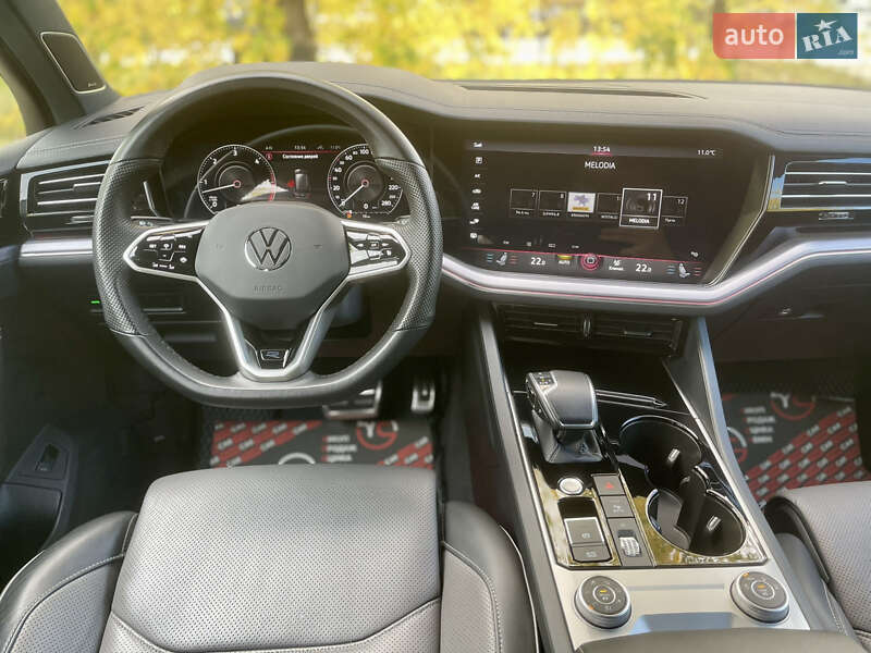 Внедорожник / Кроссовер Volkswagen Touareg 2022 в Киеве