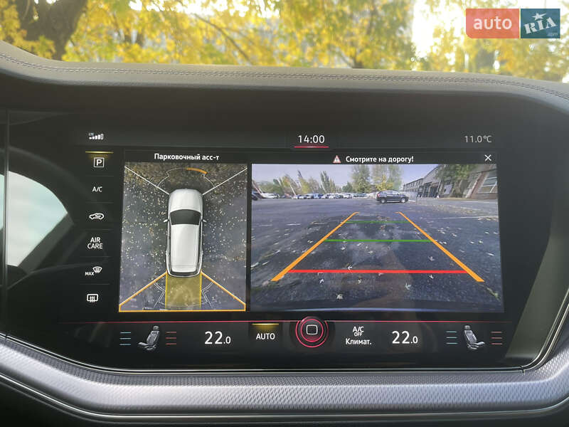 Внедорожник / Кроссовер Volkswagen Touareg 2022 в Киеве