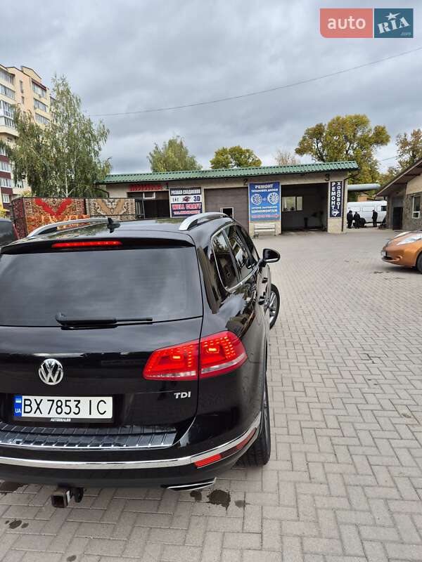 Внедорожник / Кроссовер Volkswagen Touareg 2014 в Каменец-Подольском