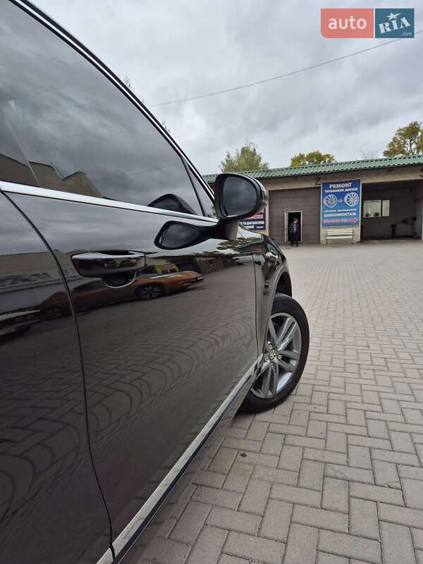 Внедорожник / Кроссовер Volkswagen Touareg 2014 в Каменец-Подольском