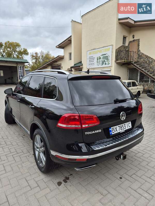 Внедорожник / Кроссовер Volkswagen Touareg 2014 в Каменец-Подольском