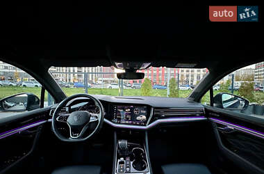 Внедорожник / Кроссовер Volkswagen Touareg 2021 в 