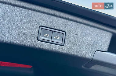 Внедорожник / Кроссовер Volkswagen Touareg 2021 в 