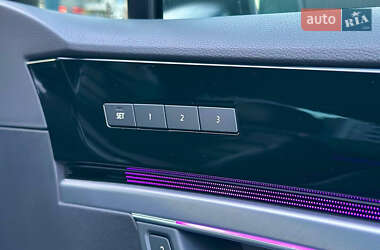 Внедорожник / Кроссовер Volkswagen Touareg 2021 в 