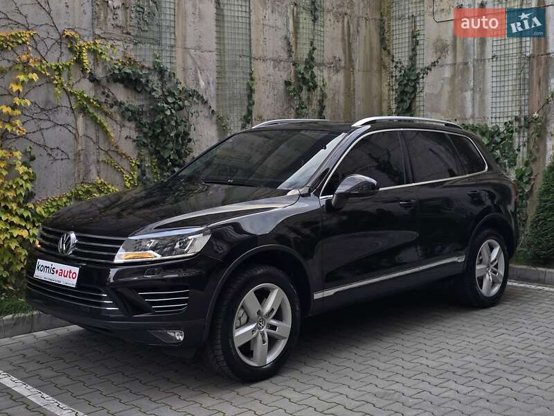Позашляховик / Кросовер Volkswagen Touareg 2011 в Хмельницькому