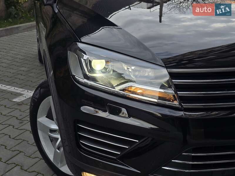 Позашляховик / Кросовер Volkswagen Touareg 2011 в Хмельницькому