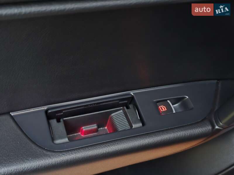 Позашляховик / Кросовер Volkswagen Touareg 2011 в Хмельницькому