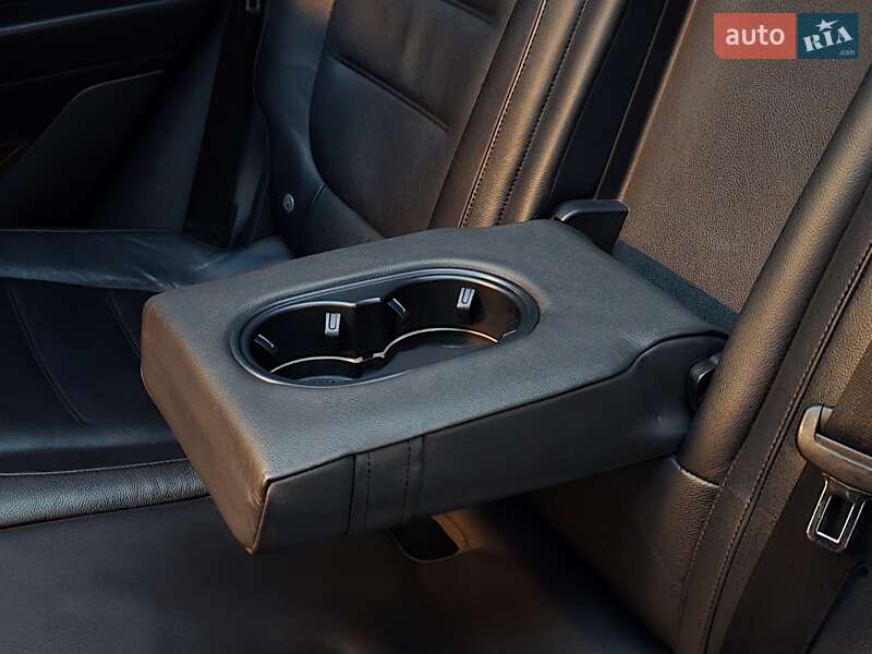 Позашляховик / Кросовер Volkswagen Touareg 2011 в Хмельницькому