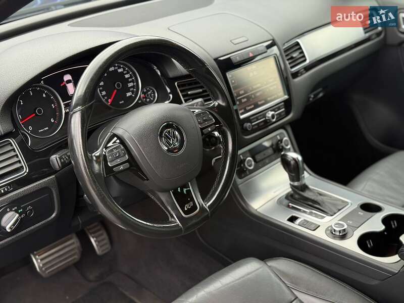 Внедорожник / Кроссовер Volkswagen Touareg 2012 в Запорожье