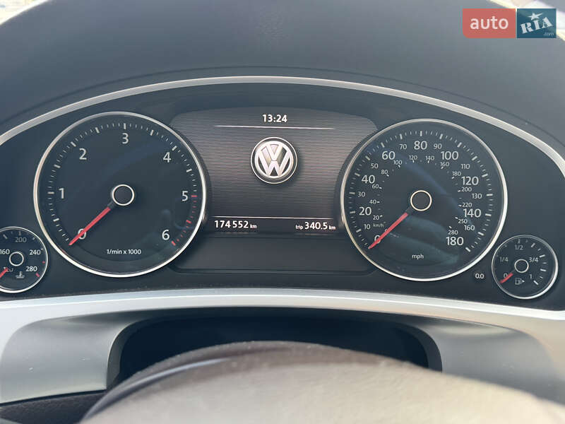 Позашляховик / Кросовер Volkswagen Touareg 2012 в Чернігові