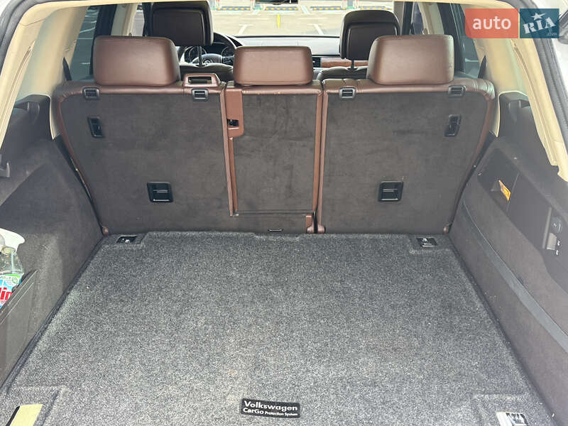 Позашляховик / Кросовер Volkswagen Touareg 2012 в Чернігові
