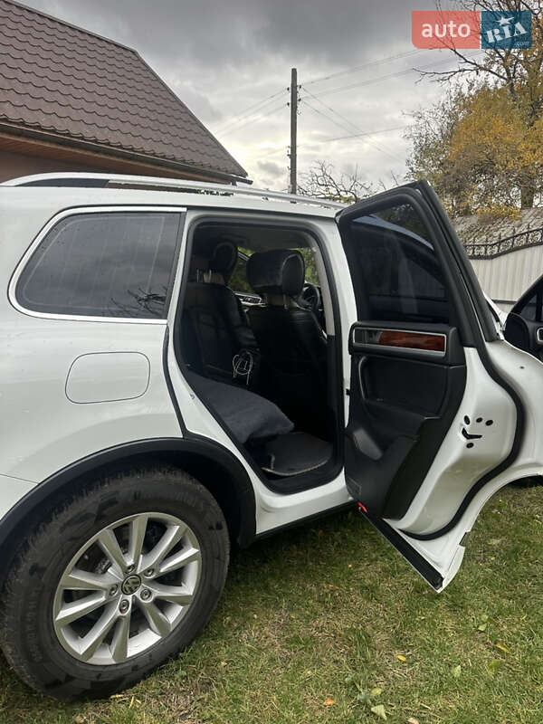Внедорожник / Кроссовер Volkswagen Touareg 2012 в Чернигове фото 5 Внедорожник / Кроссовер Volkswagen Touareg 2012 в Чернигове