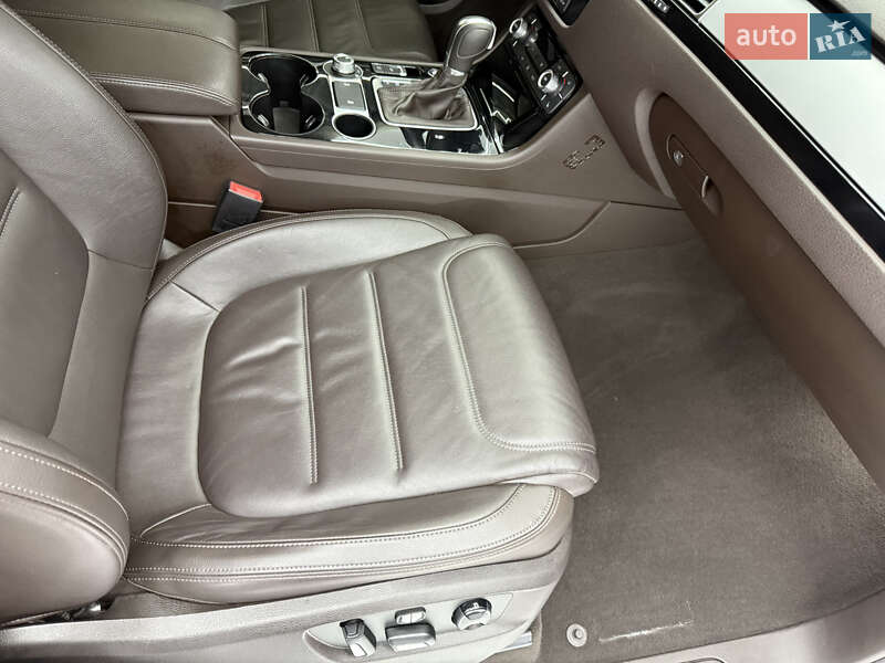 Внедорожник / Кроссовер Volkswagen Touareg 2015 в Одессе фото 12 Внедорожник / Кроссовер Volkswagen Touareg 2015 в Одессе