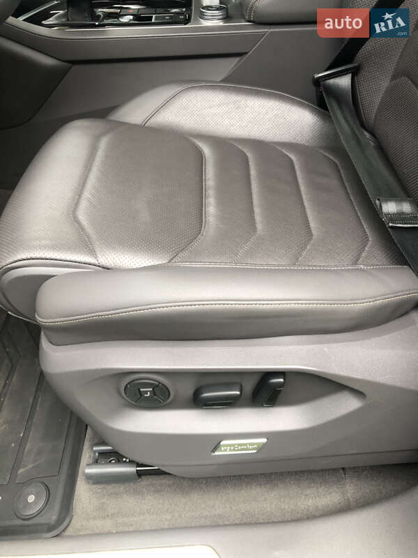 Внедорожник / Кроссовер Volkswagen Touareg 2018 в Тячеве фото 27 Внедорожник / Кроссовер Volkswagen Touareg 2018 в Тячеве