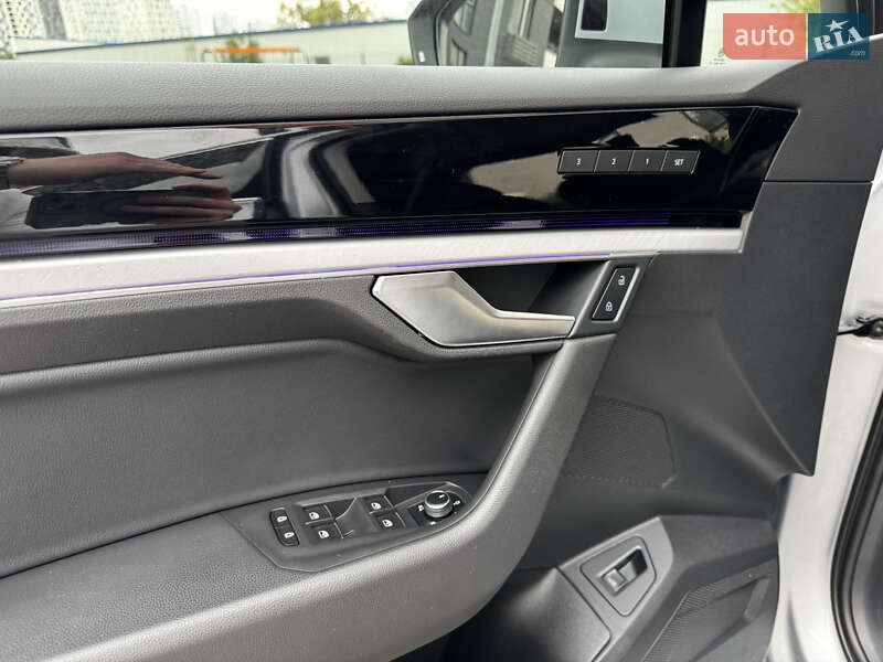 Позашляховик / Кросовер Volkswagen Touareg 2020 в Києві фото 12 Позашляховик / Кросовер Volkswagen Touareg 2020 в Києві