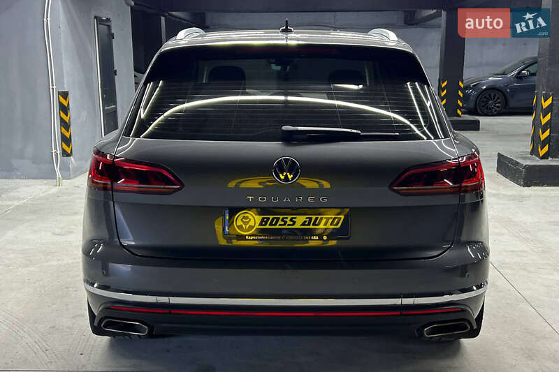 Позашляховик / Кросовер Volkswagen Touareg 2020 в Чернівцях