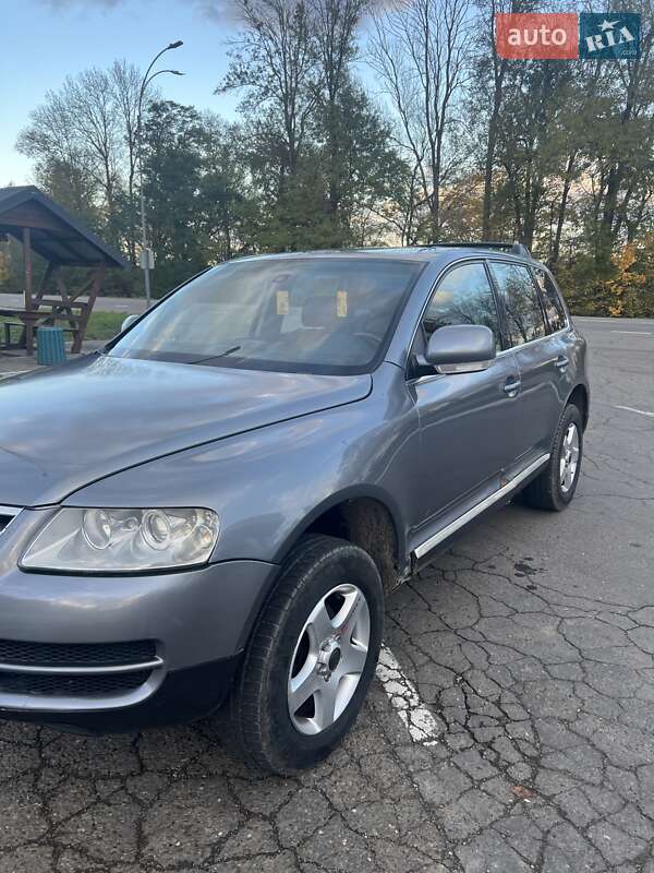 Внедорожник / Кроссовер Volkswagen Touareg 2003 в Черновцах