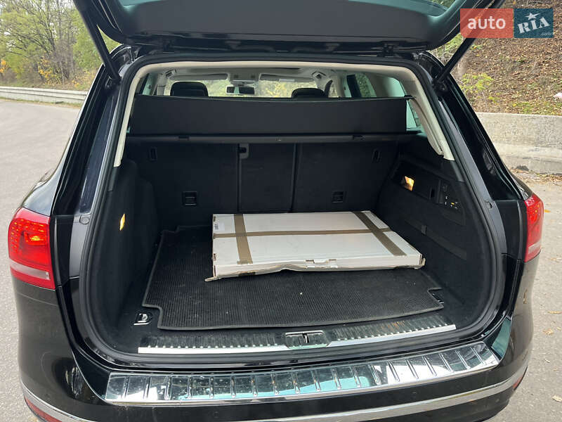 Внедорожник / Кроссовер Volkswagen Touareg 2014 в Киеве фото 15 Внедорожник / Кроссовер Volkswagen Touareg 2014 в Киеве