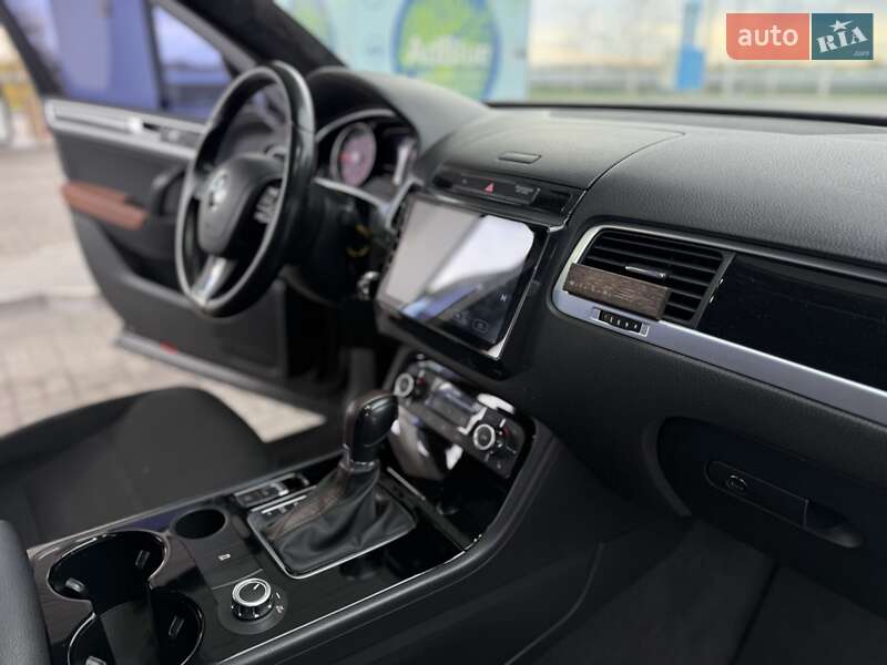 Внедорожник / Кроссовер Volkswagen Touareg 2012 в Днепре фото 28 Внедорожник / Кроссовер Volkswagen Touareg 2012 в Днепре