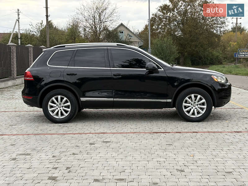 Внедорожник / Кроссовер Volkswagen Touareg 2010 в Староконстантинове