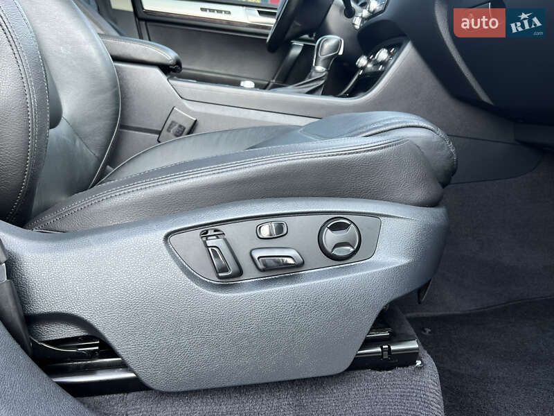 Позашляховик / Кросовер Volkswagen Touareg 2016 в Києві фото 18 Позашляховик / Кросовер Volkswagen Touareg 2016 в Києві