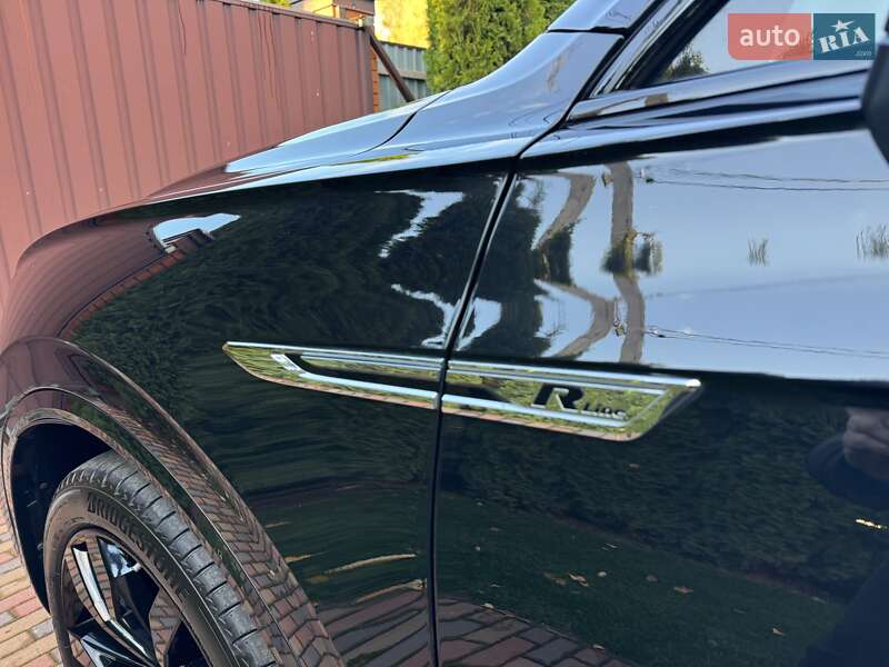 Позашляховик / Кросовер Volkswagen Touareg 2021 в Києві