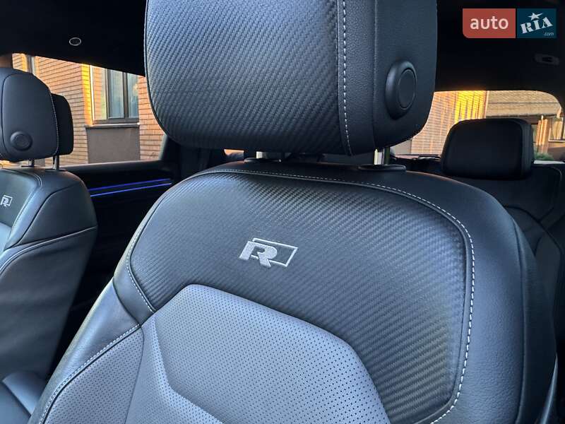 Позашляховик / Кросовер Volkswagen Touareg 2021 в Києві