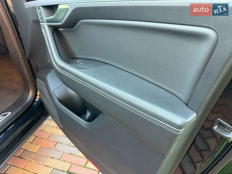 Позашляховик / Кросовер Volkswagen Touareg 2021 в Києві