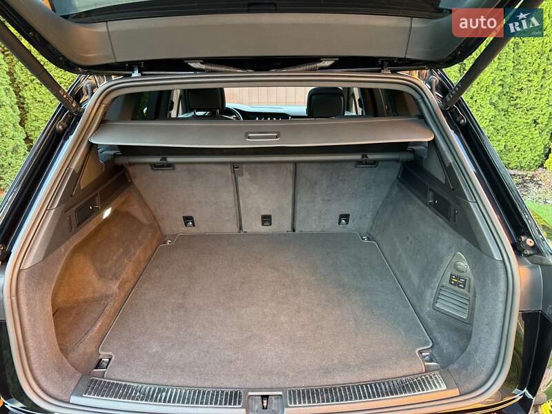 Позашляховик / Кросовер Volkswagen Touareg 2021 в Києві