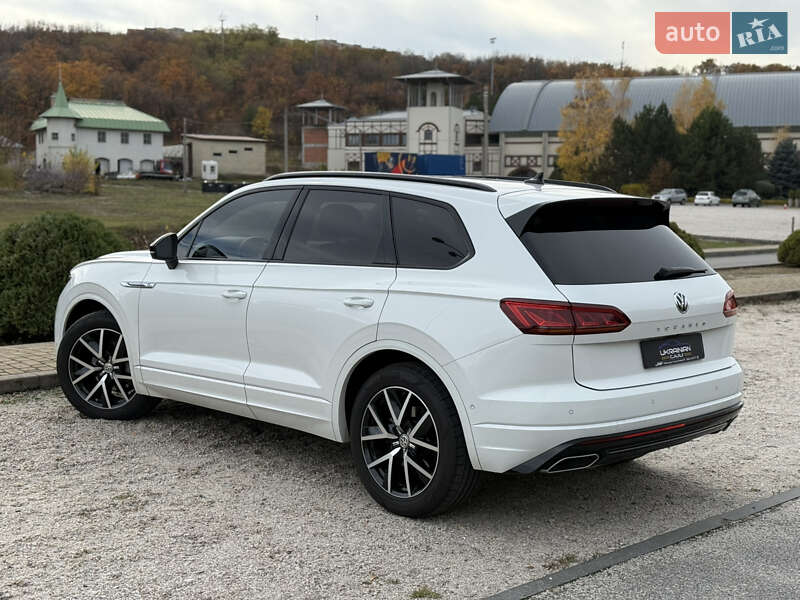 Позашляховик / Кросовер Volkswagen Touareg 2019 в Дніпрі