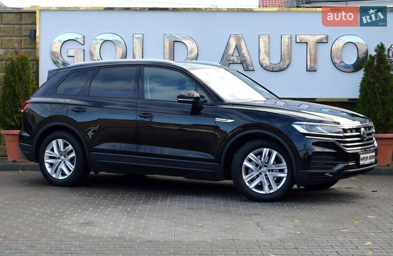 Внедорожник / Кроссовер Volkswagen Touareg 2018 в Одессе