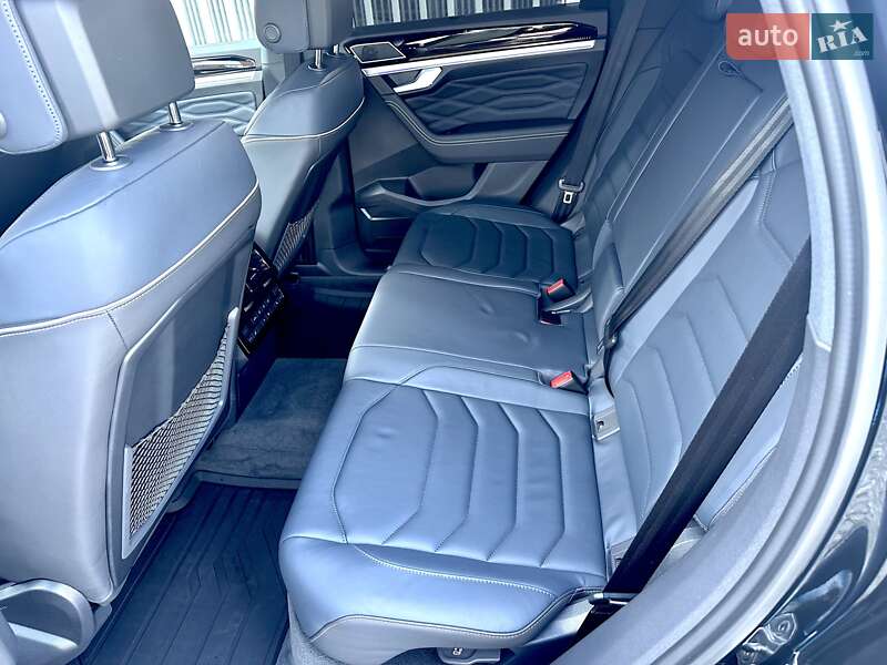 Внедорожник / Кроссовер Volkswagen Touareg 2025 в Днепре