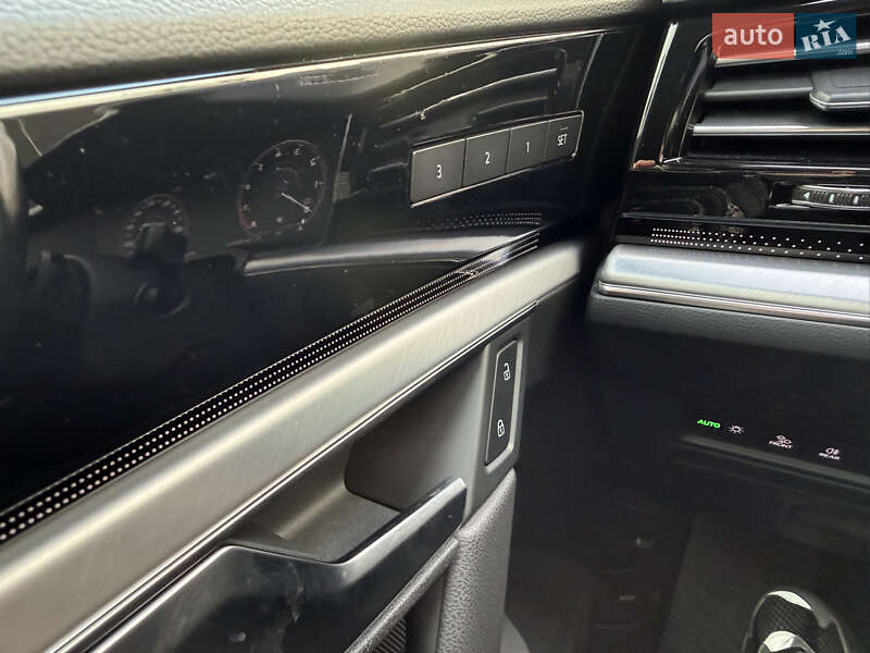 Внедорожник / Кроссовер Volkswagen Touareg 2020 в Киеве фото 20 Внедорожник / Кроссовер Volkswagen Touareg 2020 в Киеве