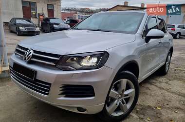 Внедорожник / Кроссовер Volkswagen Touareg 2013 в Ровно