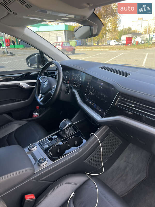 Внедорожник / Кроссовер Volkswagen Touareg 2019 в Киеве фото 34 Внедорожник / Кроссовер Volkswagen Touareg 2019 в Киеве