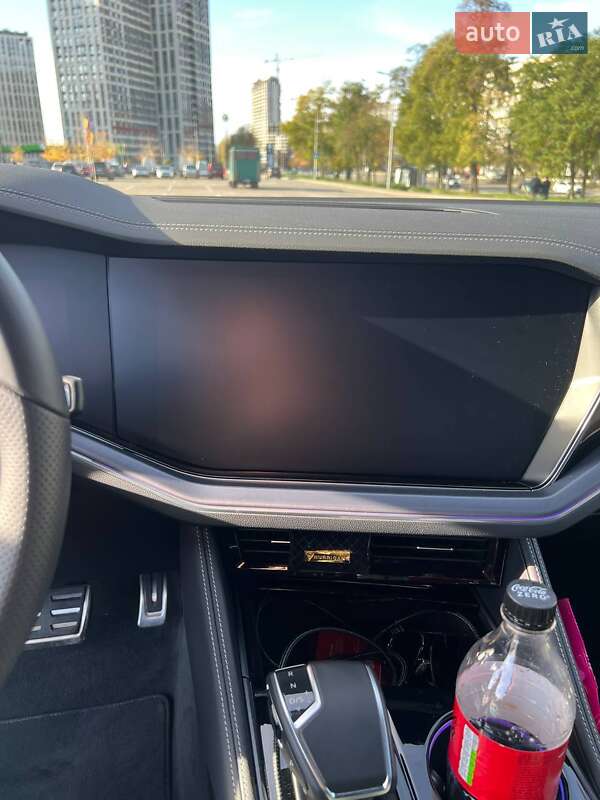 Внедорожник / Кроссовер Volkswagen Touareg 2024 в Киеве