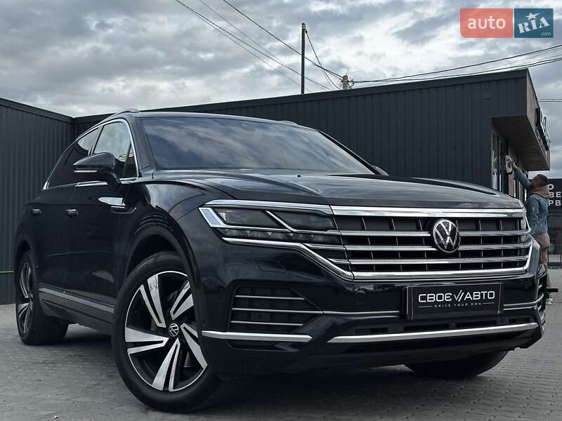 Позашляховик / Кросовер Volkswagen Touareg 2021 в Львові