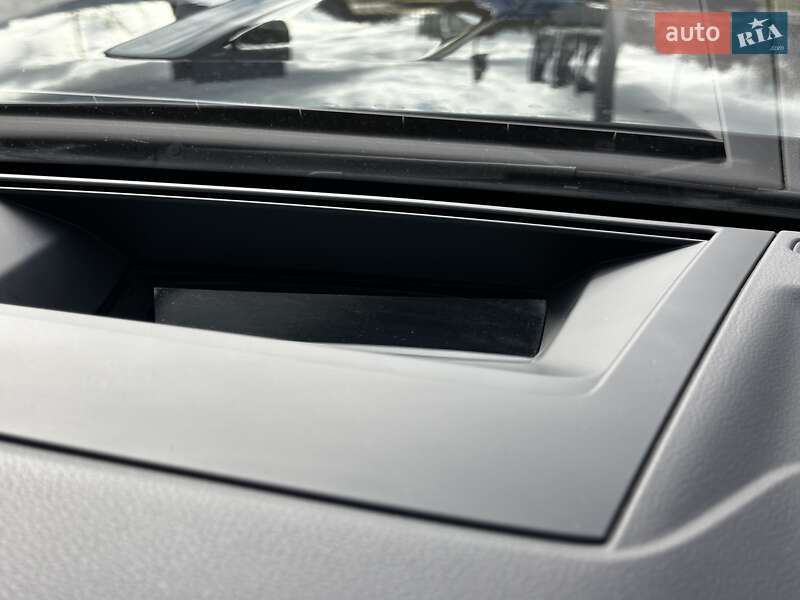 Позашляховик / Кросовер Volkswagen Touareg 2021 в Львові