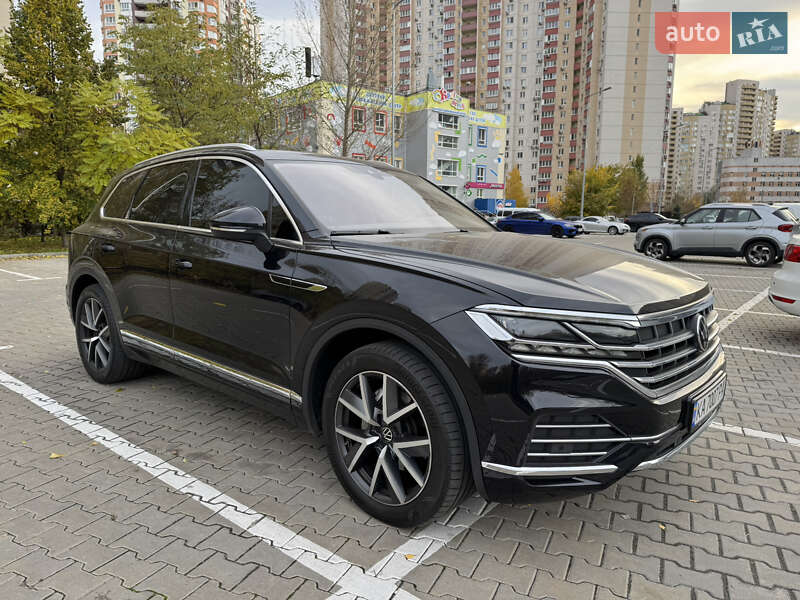 Внедорожник / Кроссовер Volkswagen Touareg 2022 в Киеве