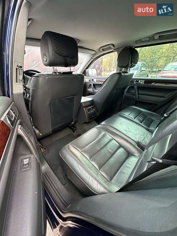 Позашляховик / Кросовер Volkswagen Touareg 2005 в Сумах