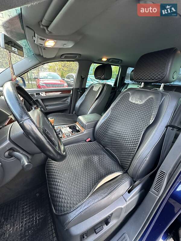 Позашляховик / Кросовер Volkswagen Touareg 2005 в Сумах