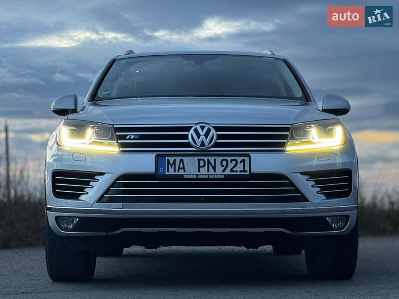 Внедорожник / Кроссовер Volkswagen Touareg 2015 в Дрогобыче