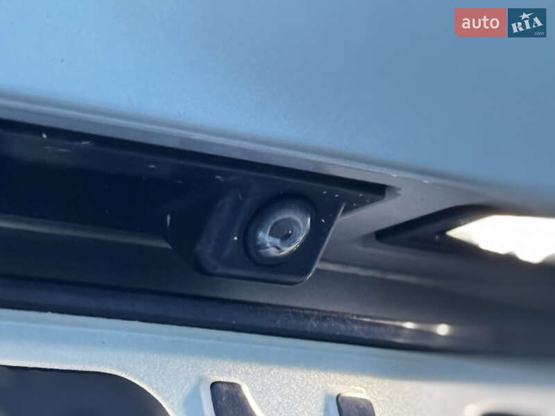 Внедорожник / Кроссовер Volkswagen Touareg 2015 в Дрогобыче