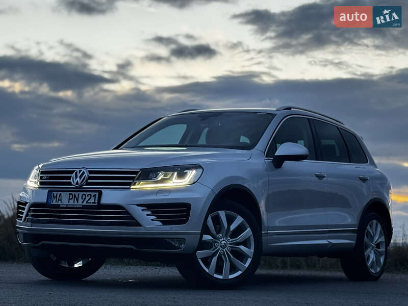 Внедорожник / Кроссовер Volkswagen Touareg 2015 в Дрогобыче