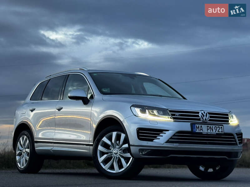 Внедорожник / Кроссовер Volkswagen Touareg 2015 в Дрогобыче