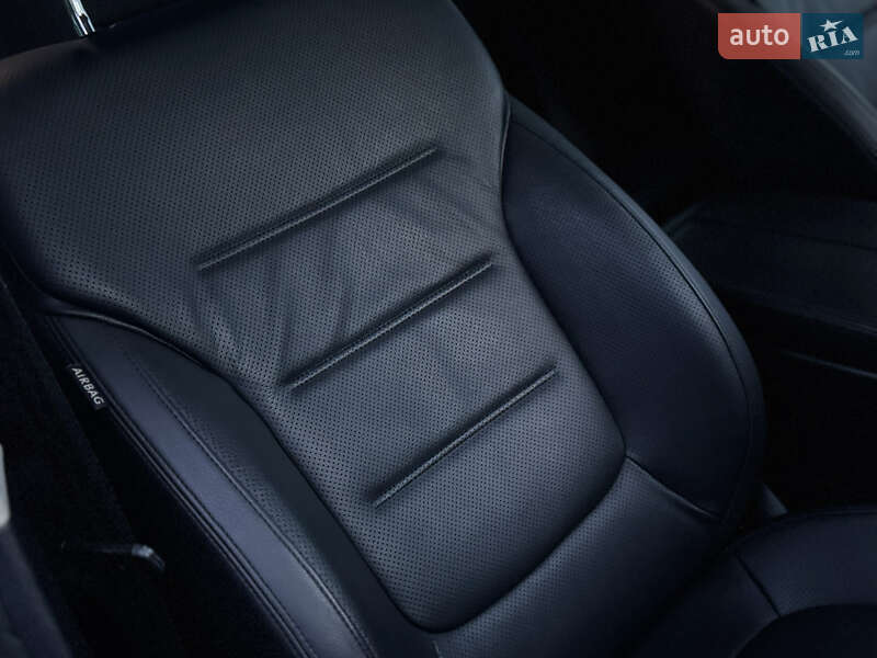 Внедорожник / Кроссовер Volkswagen Touareg 2015 в Дрогобыче