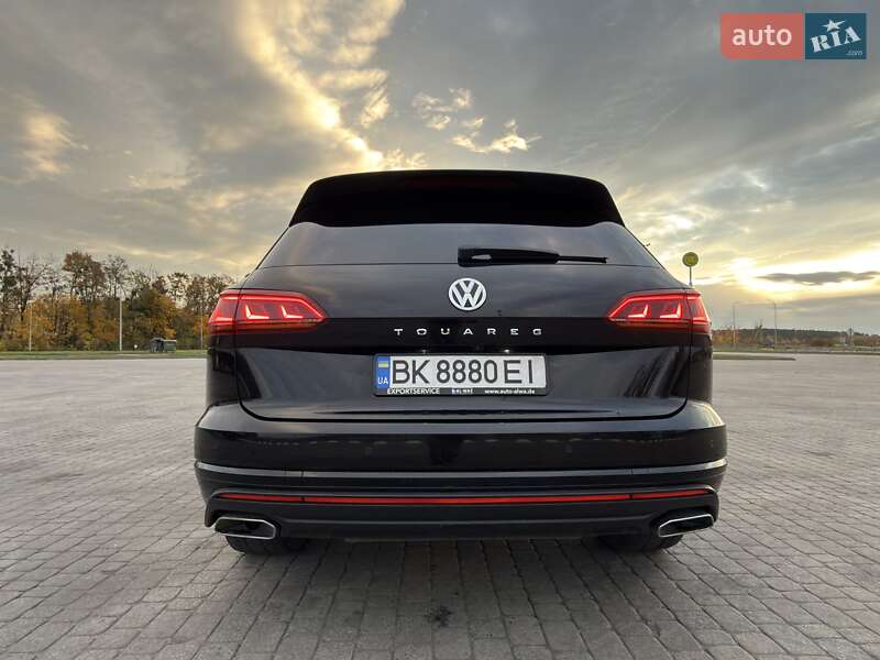 Внедорожник / Кроссовер Volkswagen Touareg 2018 в Радивилове