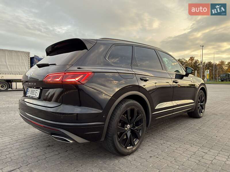 Внедорожник / Кроссовер Volkswagen Touareg 2018 в Радивилове